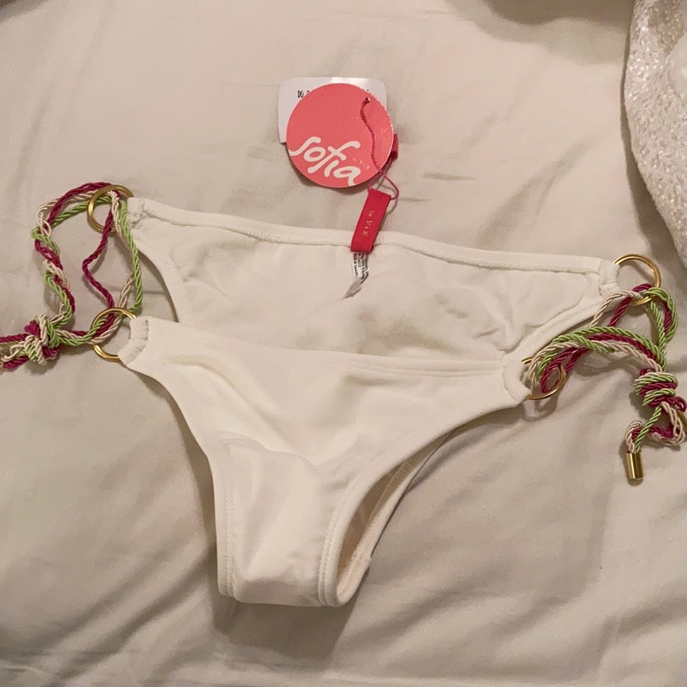 NWT- Vic bikini bottom.